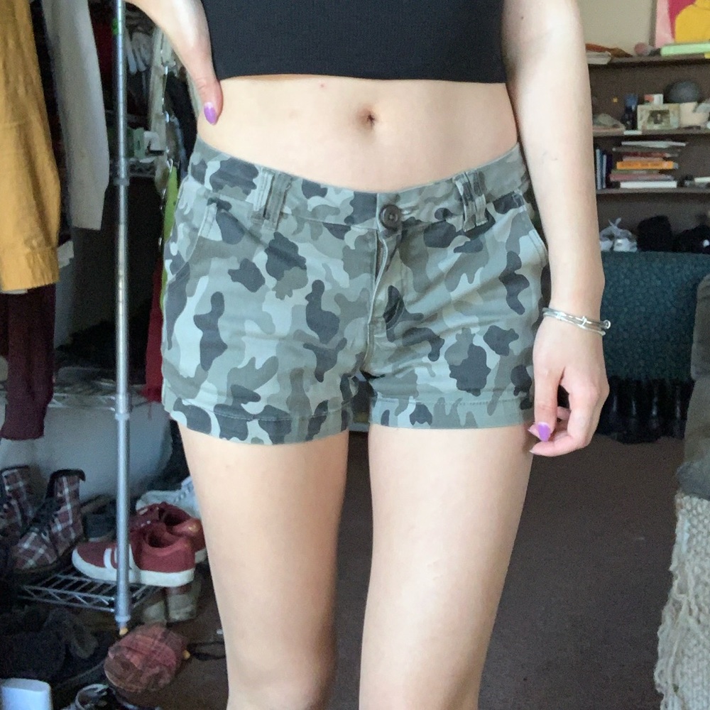 mid rise camo shorts